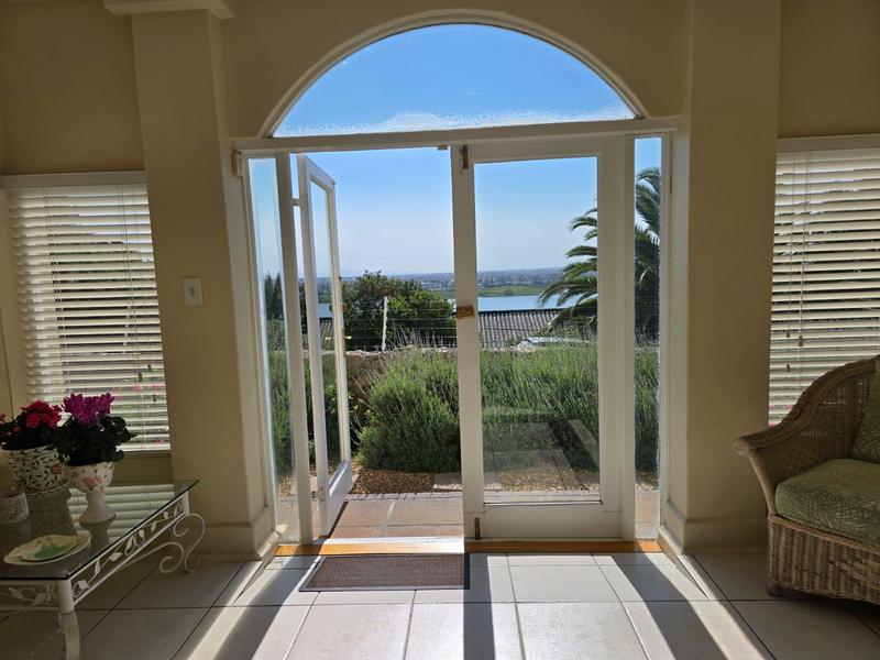 3 Bedroom Property for Sale in Lakeside Western Cape